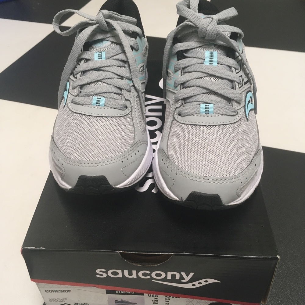 NWOB Saucony Cohesion 13 Versafoam Running Sneakers Size 5.5